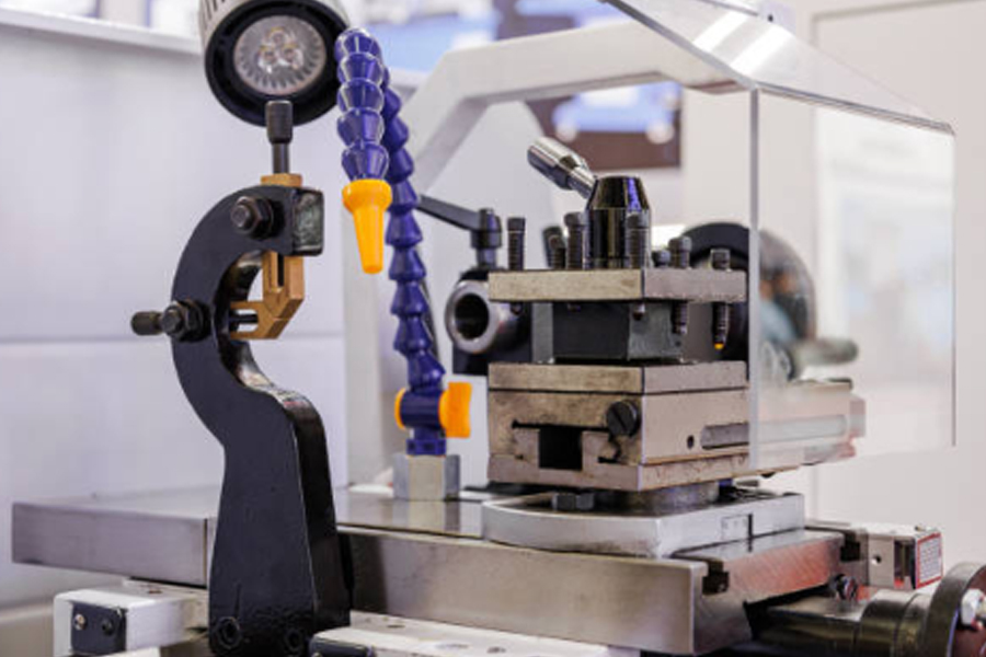 高精度数控机床：五轴联动革新制造工艺